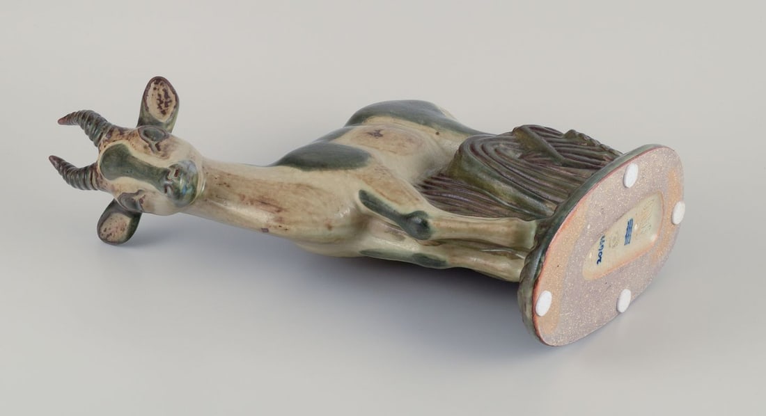 Axel Salto, Royal Copenhagen. Large and impressive ceramic sculpture of a deer. Approx. 1940 - 8