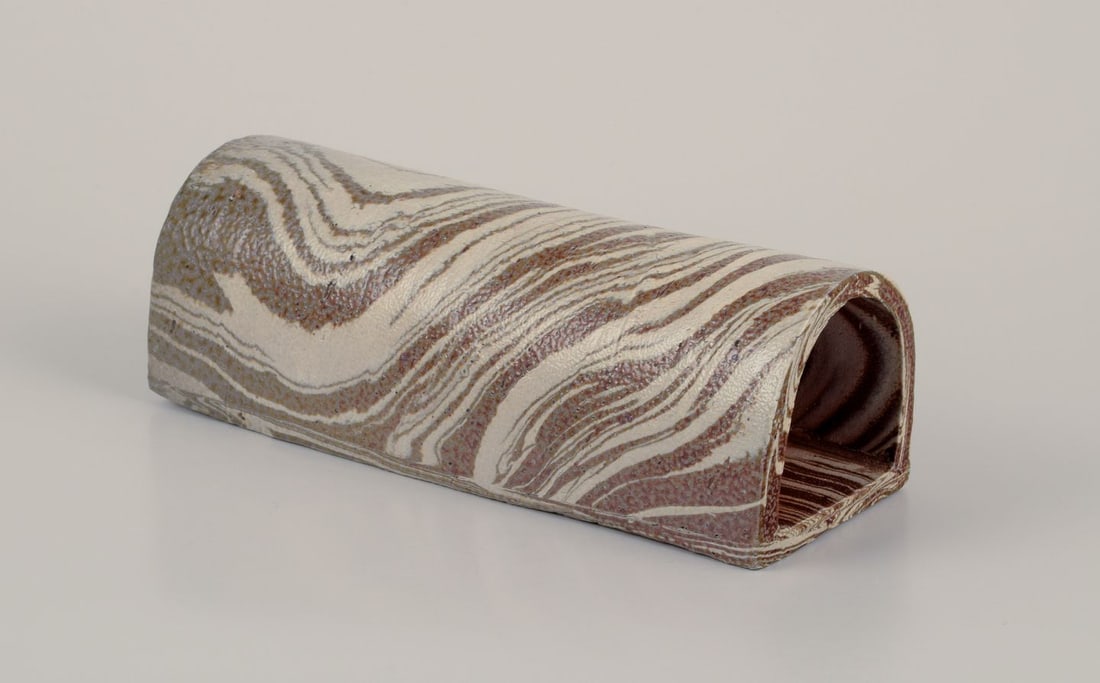 European Studio Ceramicist. A pair of unique ceramic vases. Glazed in blue-green and sand-colored - 3