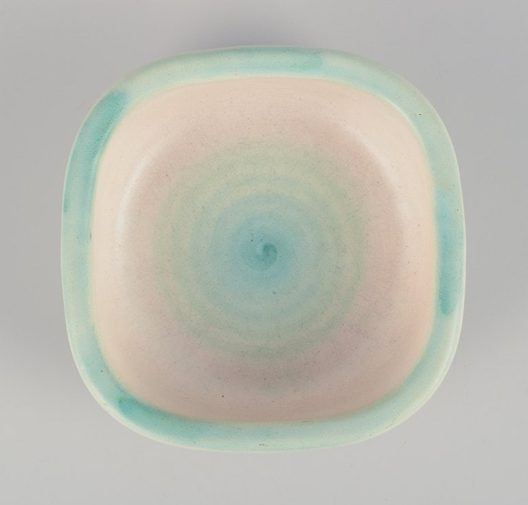 Elchinger, France. Two ceramic bowls with light-toned glaze. Hand-decorated. Spiral-shaped - 5