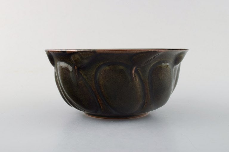 Axel Salto for Royal Copenhagen: Stoneware bowl, modeled in organic form, decorated with glaze in (1 of 9)