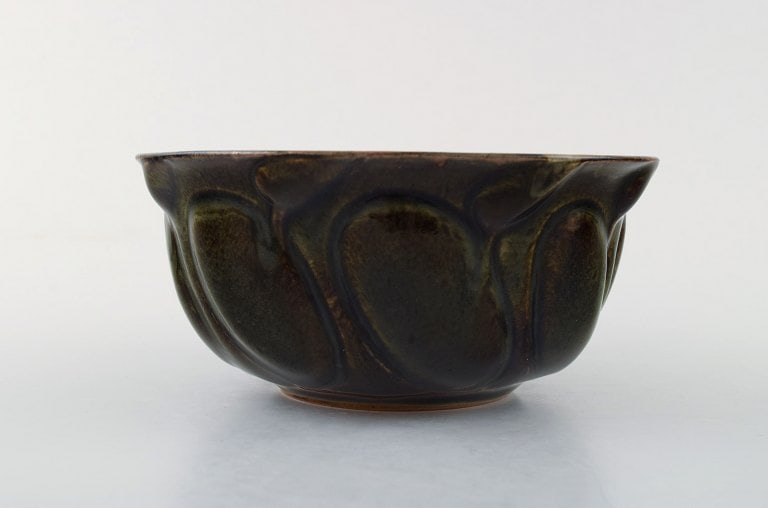 Axel Salto for Royal Copenhagen: Stoneware bowl, modeled in organic form, decorated with glaze in - 4