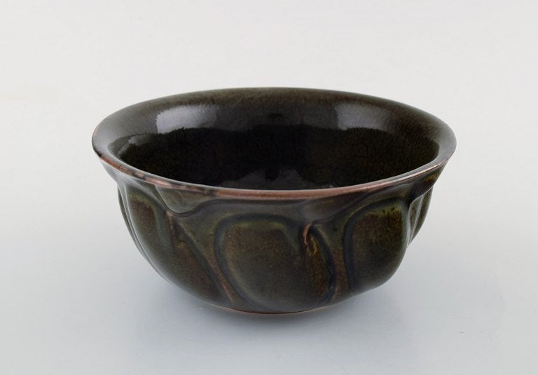 Axel Salto for Royal Copenhagen: Stoneware bowl, modeled in organic form, decorated with glaze in - 5