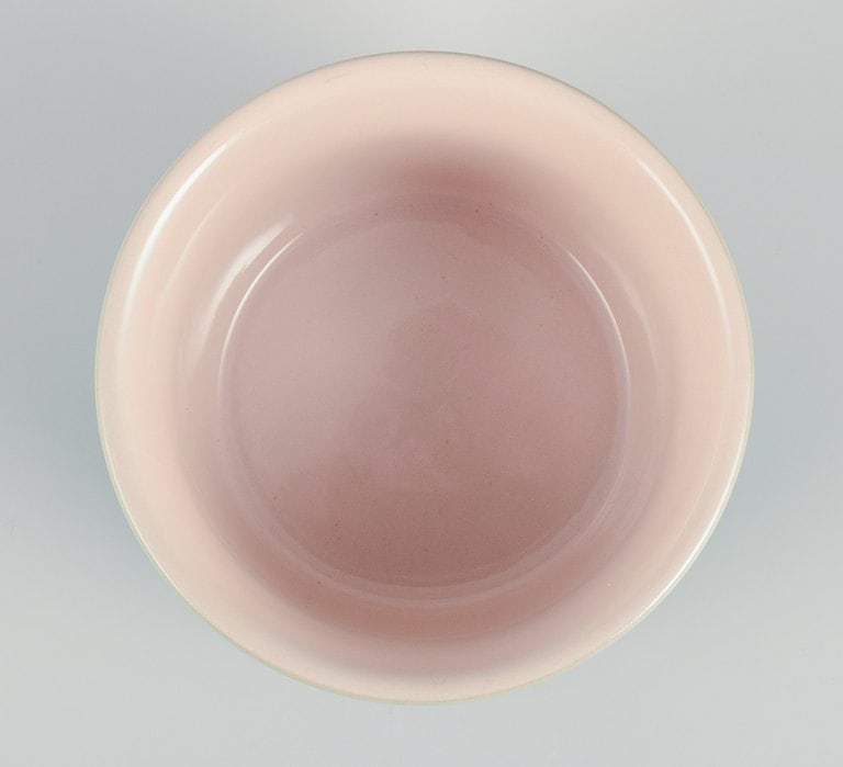 Le Creuset, France. Three green stoneware pie dishes with hand-glazed finish. - 3