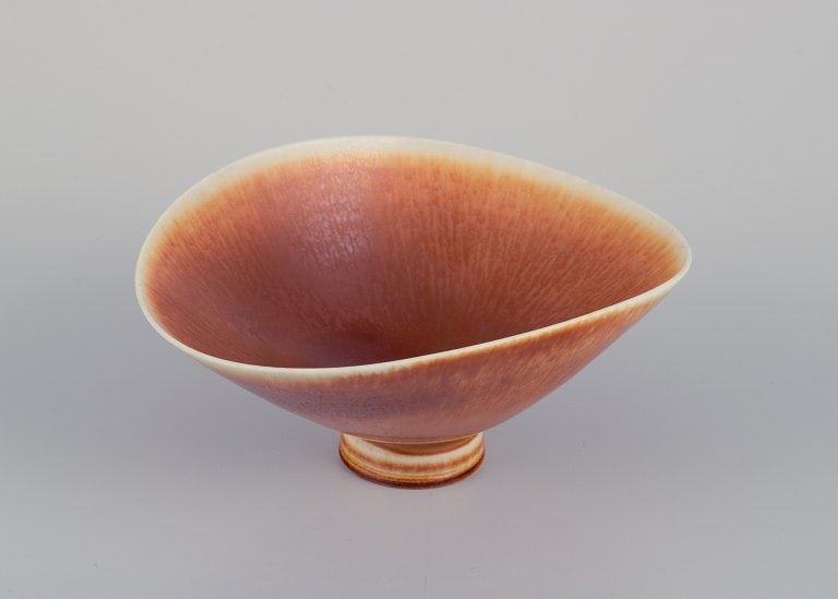 Berndt Friberg (1899-1981) for Gustavsberg Studiohand. Unique ceramic bowl in light brown hares fur - 2