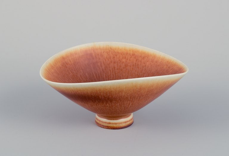 Berndt Friberg (1899-1981) for Gustavsberg Studiohand. Unique ceramic bowl in light brown hares fur - 4