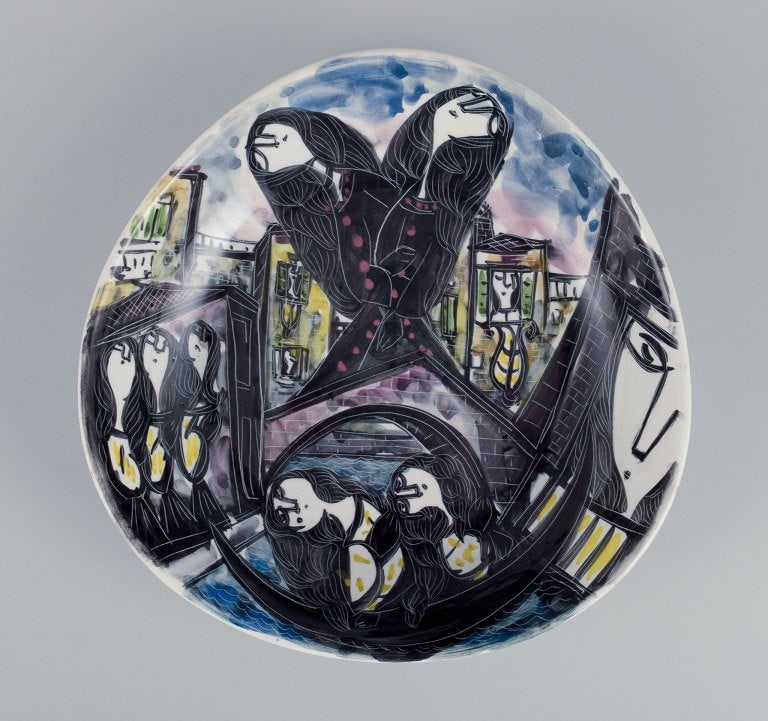 Silvestri, Venice, Italy. Unique ceramic bowl with a cityscape featuring female faces. - 2