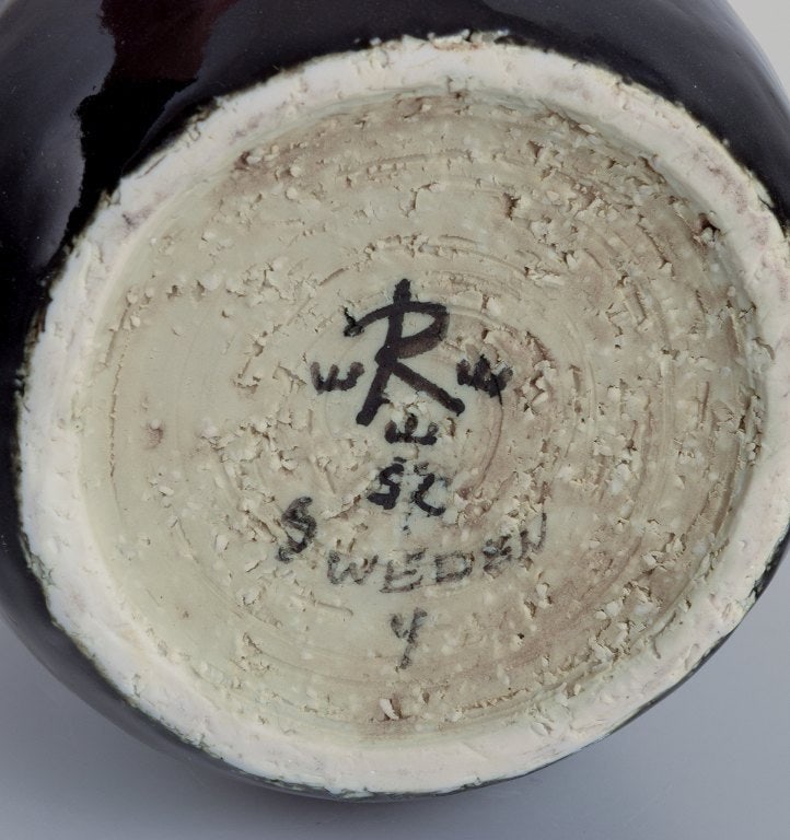 Sylvia Leuchovius (1915–2003) for Rörstrand. Ceramic vase with dark-toned glaze. - 6