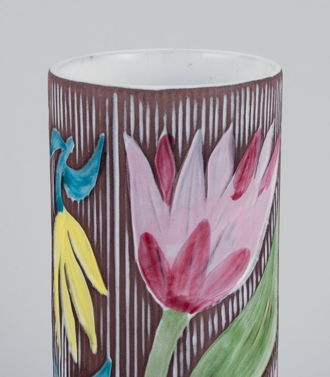 Mari Simmulson (1911-2000) for Upsala Ekeby, Sweden. Ceramic vase with floral motifs. - 5