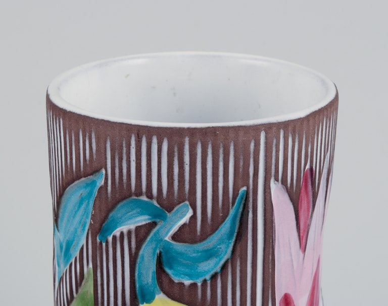 Mari Simmulson (1911-2000) for Upsala Ekeby, Sweden. Ceramic vase with floral motifs. - 7
