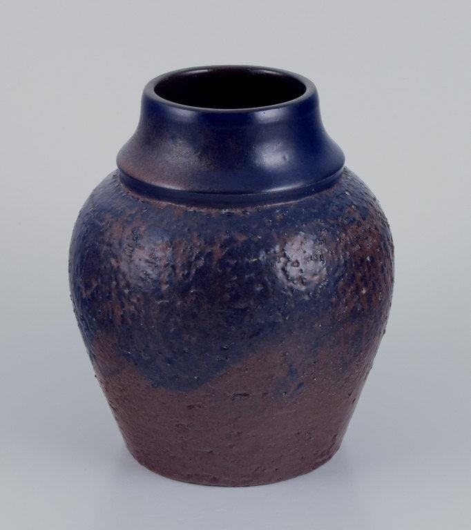 Mari Simmulson (1911-2000) for Upsala Ekeby, Sweden. Ceramic vase with glaze in blue and brown - 3