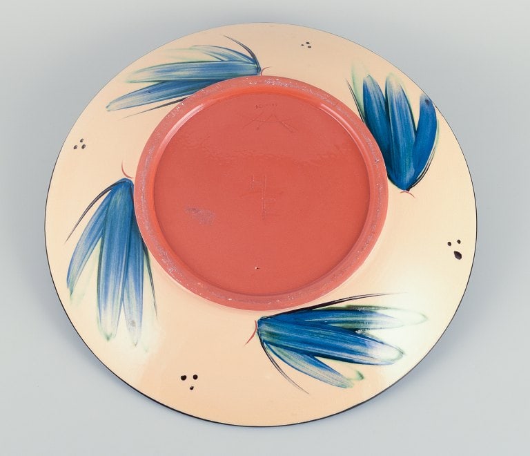 Heidi Fournier for Kähler, Denmark. Large ceramic bowl. Floral motifs on a cream-colored base. - 5