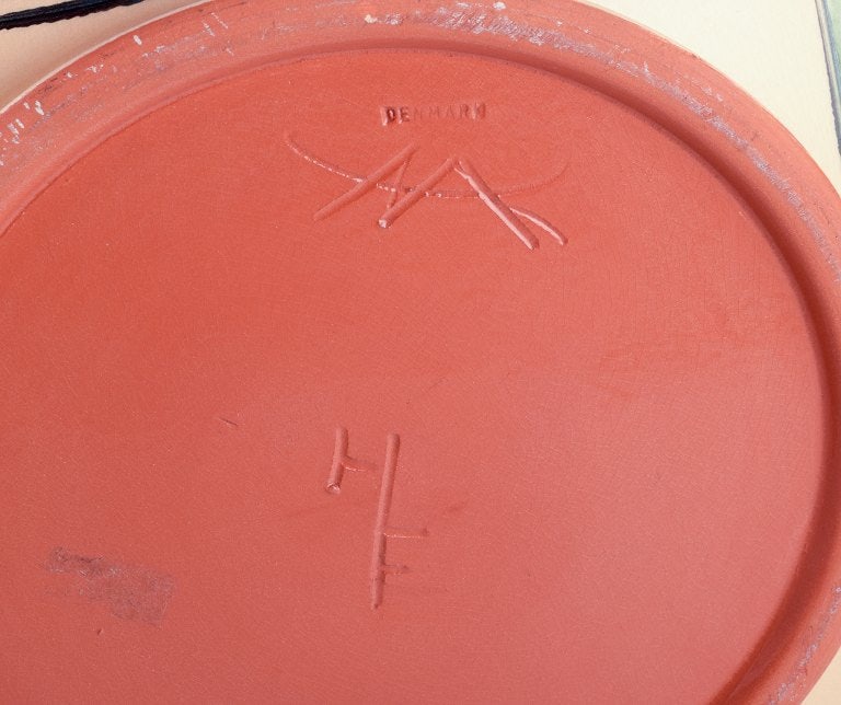 Heidi Fournier for Kähler, Denmark. Large ceramic bowl. Floral motifs on a cream-colored base. - 6