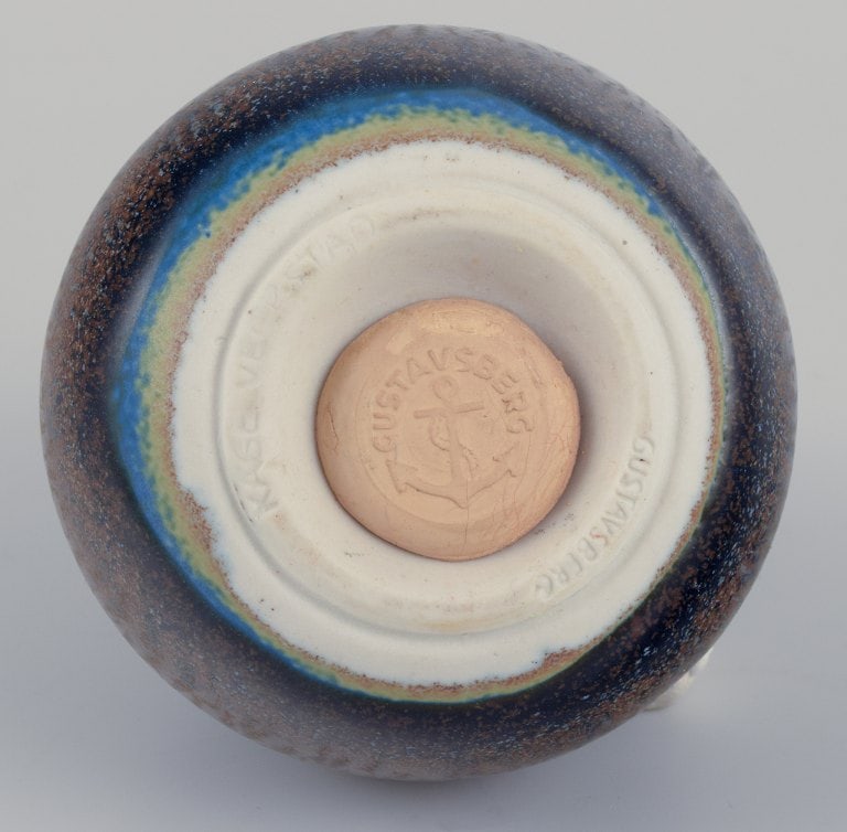 Wilhelm Kåge for Gustavsberg, Sweden. Small pitcher and salt shaker in ceramic. - 8