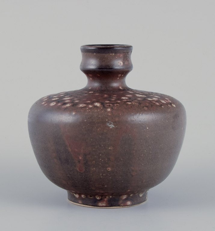 European studio ceramicist. Unique ceramic vase. Glaze in brown tones. - 2