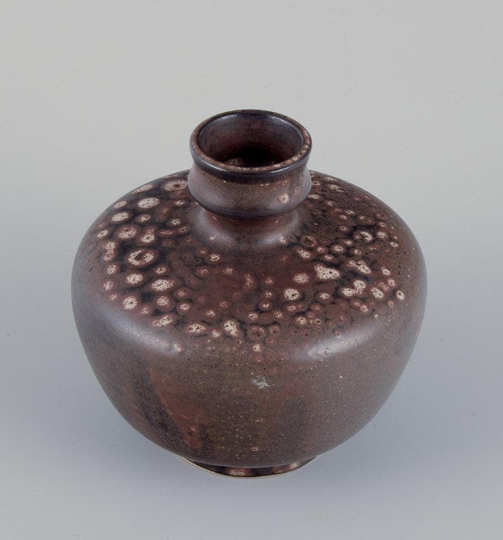 European studio ceramicist. Unique ceramic vase. Glaze in brown tones. - 3