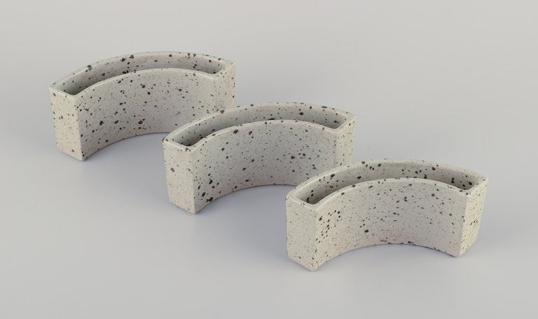 Per Linnemann-Schmidt (1912-1999) for Palshus, Denmark. Three rare ceramic vases. Glaze in earthy - 2