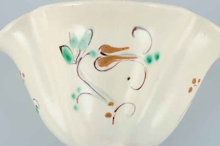 Kähler. Ceramic wall-mounted plant holder. Glaze in light tones. Floral motif. - 2