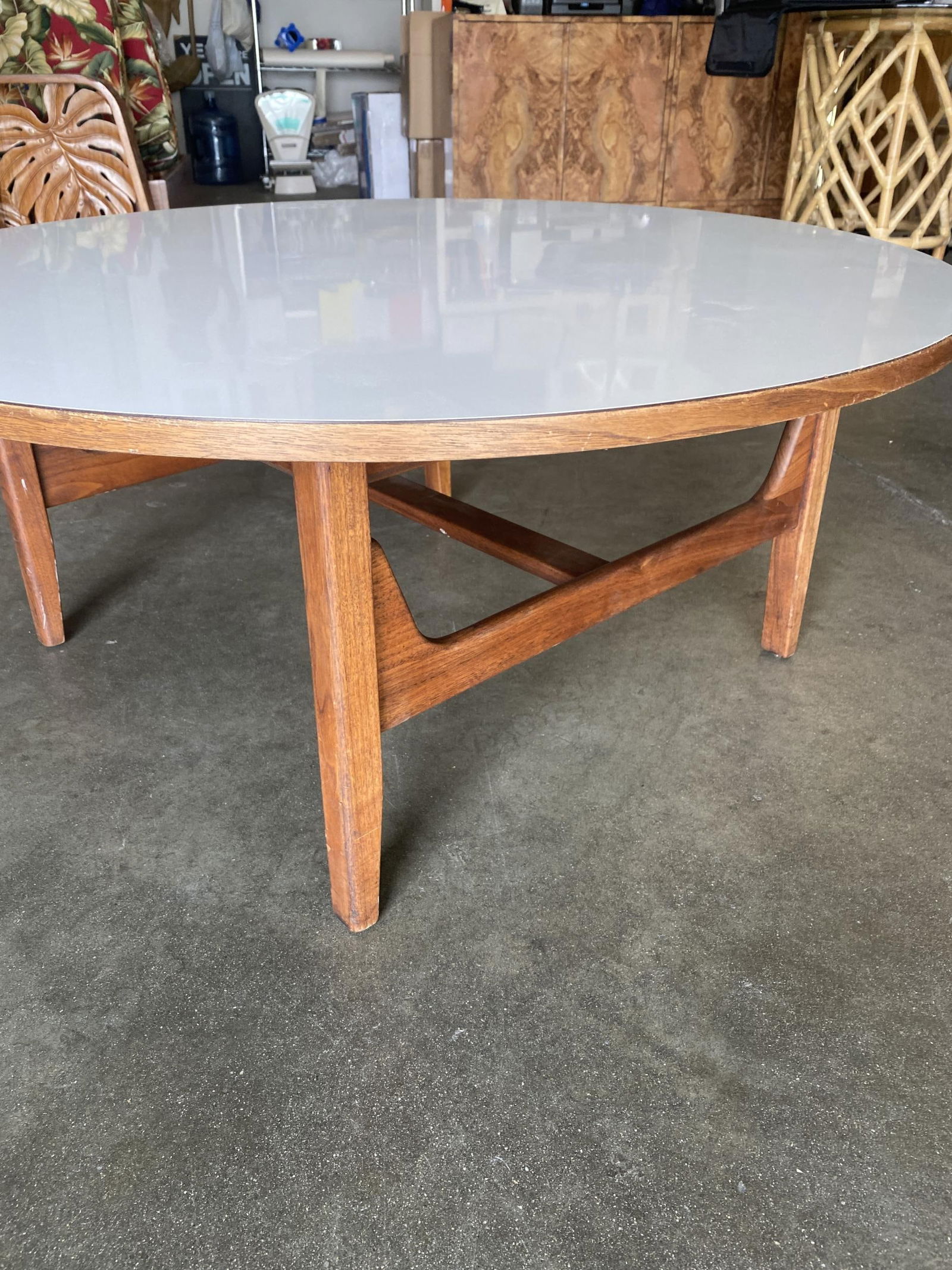 Large Danish Mid-Century Round Coffee Table with White Laminate Top - 12