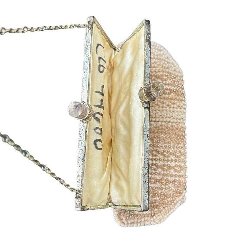 Late Art Deco Geometric Beaded Womans Purse Clutch w/ Silvertone & Lucite Clasp - 17