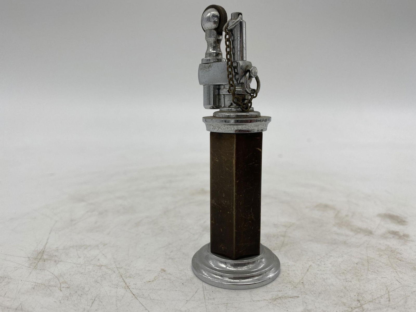 Green and Silver "Column" Petrol Table Chain Lighter by Daltis - 11