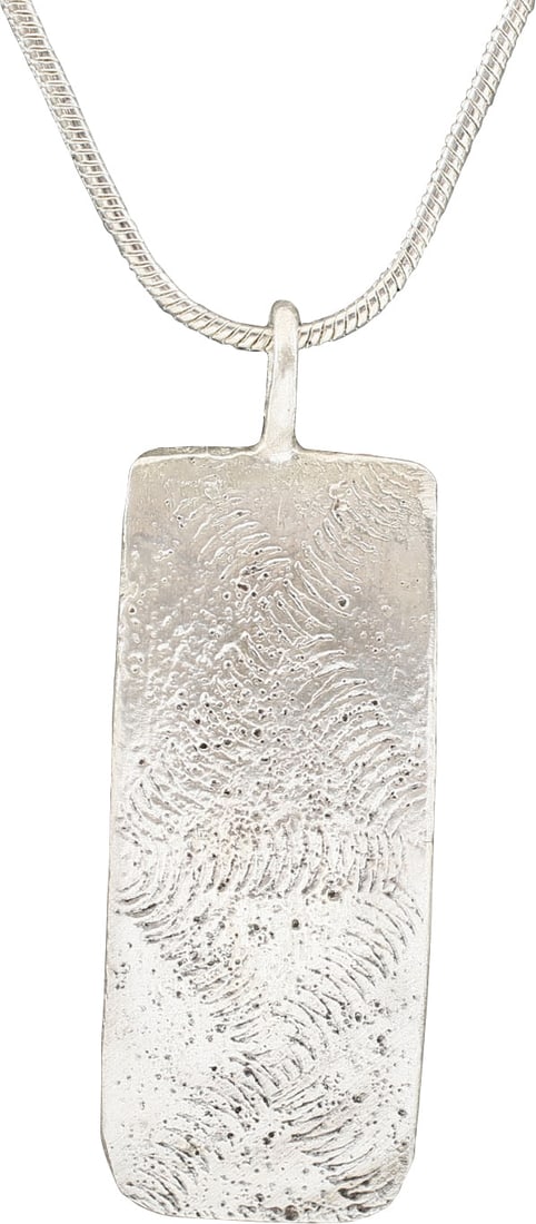 RARE VIKING WOMAN WARRIOR’S BRACELET PENDANT NECKLACE: 10th-11th century AD. Vikings were highly skilled metallurgists, and as a result, breaking metal had supernatural significance for them. Breaking ringjarn (iron rings) as shown on the Larbro Stone,