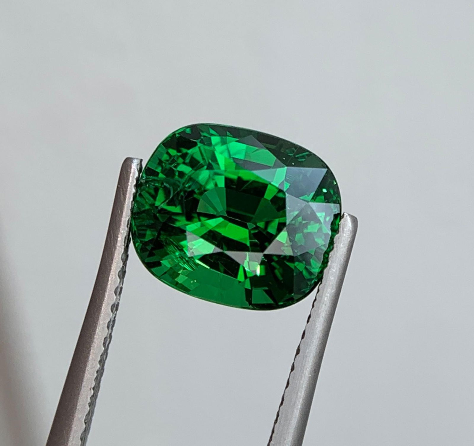 Natural Green Tsavorite Garnet Gemstone: 6.24 Carat Cushion Cut - 3
