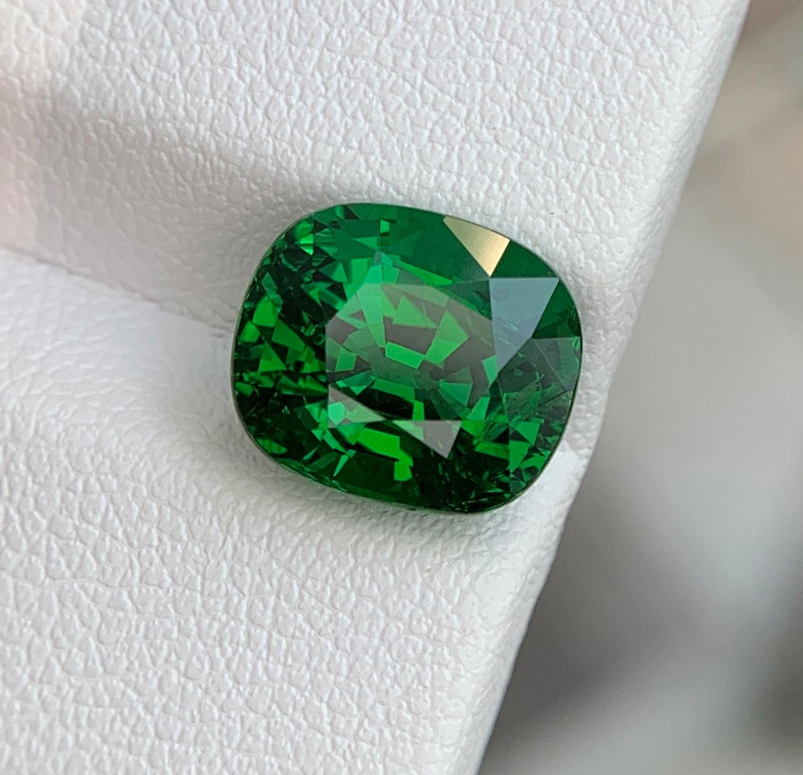 Natural Green Tsavorite Garnet Gemstone: 6.24 Carat Cushion Cut - 4