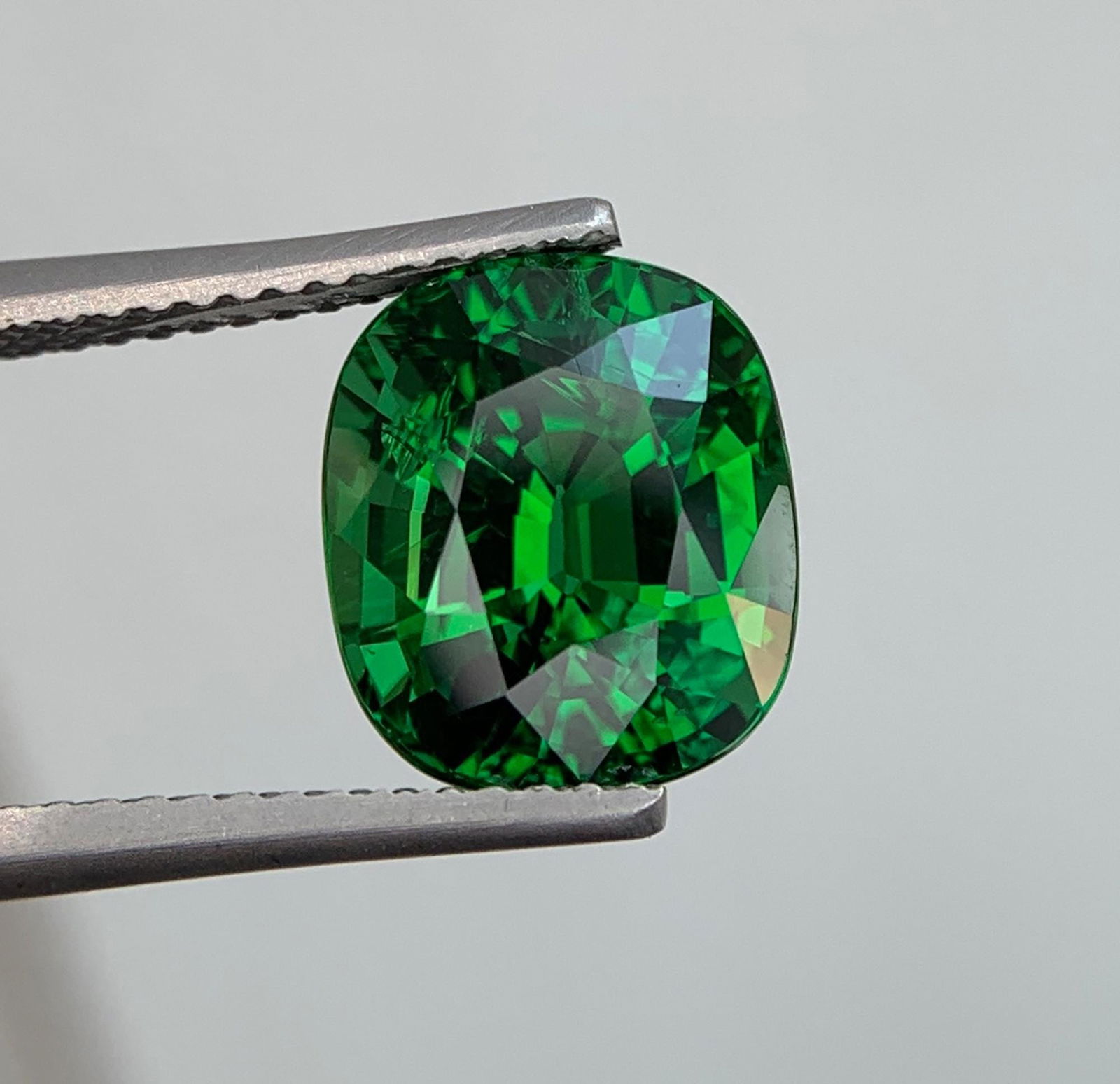 Natural Green Tsavorite Garnet Gemstone: 6.24 Carat Cushion Cut - 6