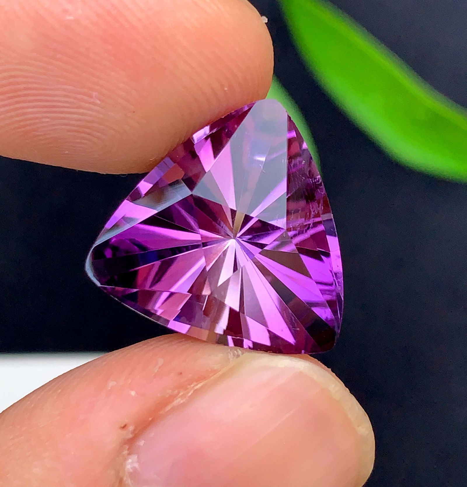 Natural Amethyst Gemstone: Blader Trillion Cut, February Birthstone (10.70 Carats) - 2