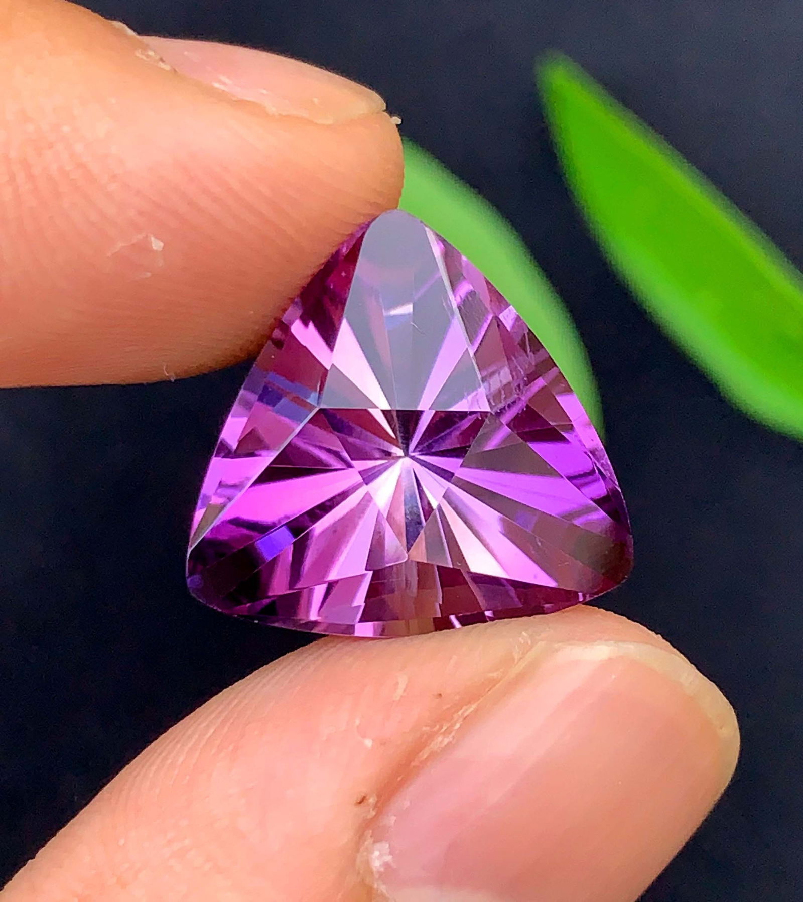 Natural Amethyst Gemstone: Blader Trillion Cut, February Birthstone (10.70 Carats) - 6