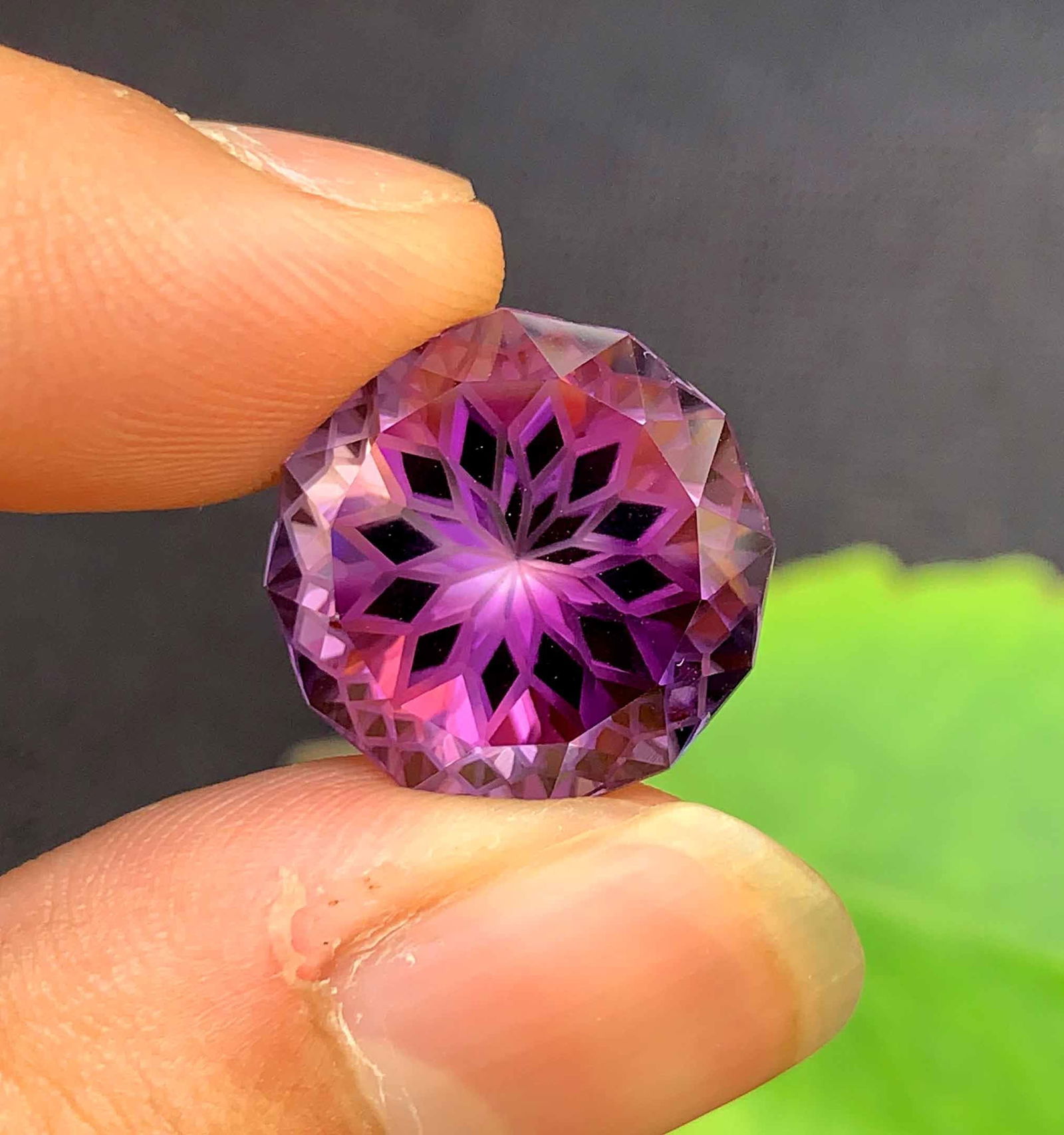Flower Cut Amethyst Gemstone: February Birthstone, Designer Jewelry (18.95 Carats) - 2
