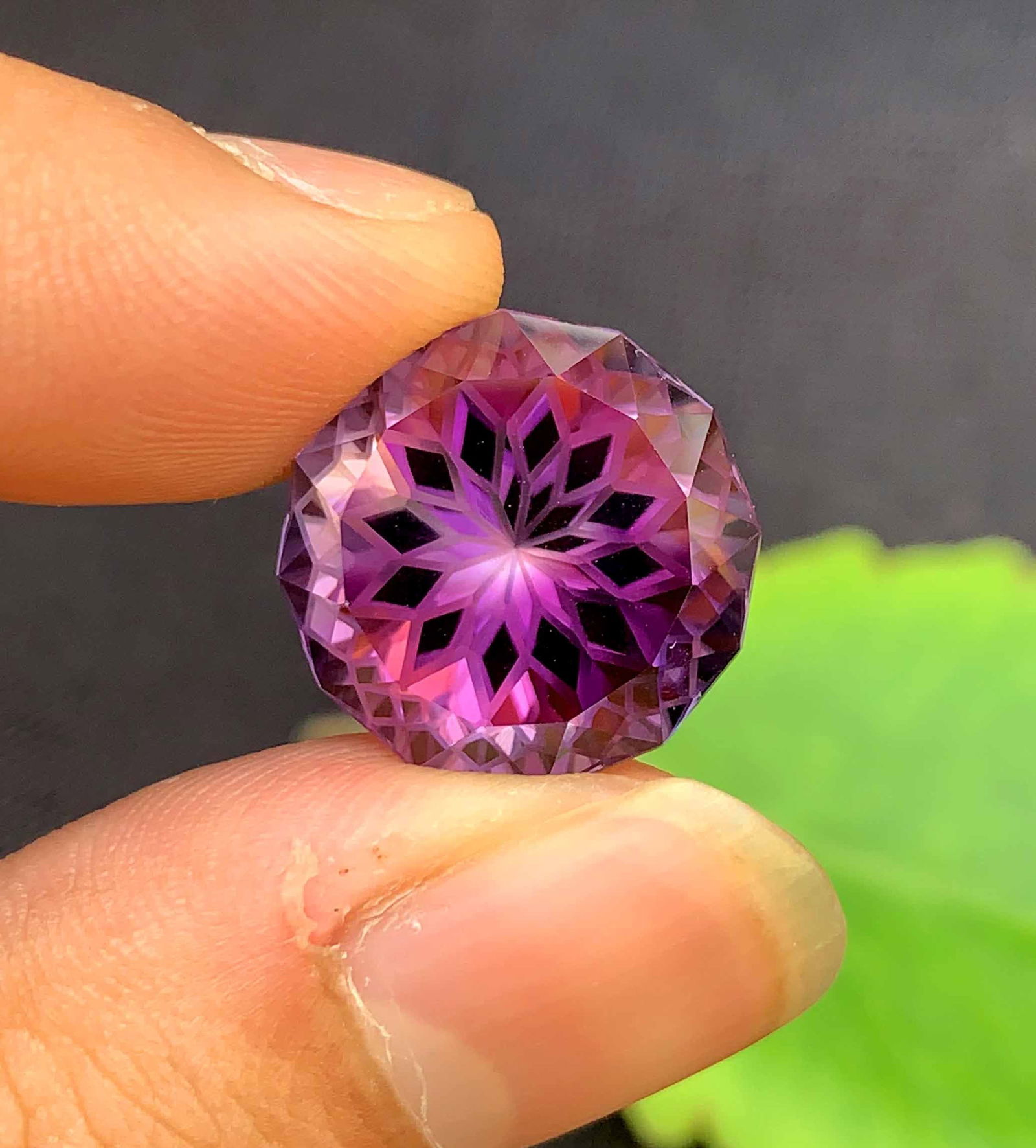 Flower Cut Amethyst Gemstone: February Birthstone, Designer Jewelry (18.95 Carats) - 3
