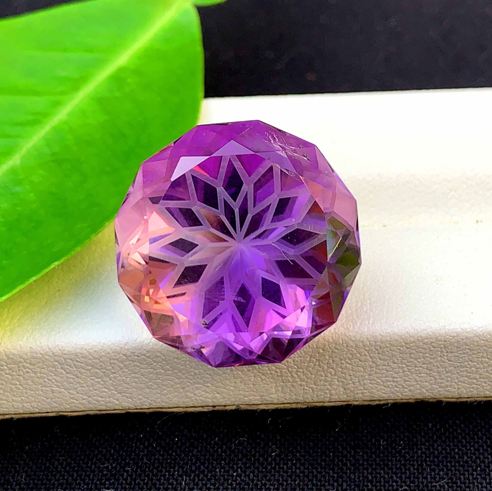 Flower Cut Amethyst Gemstone: February Birthstone, 31.95 Carats: Materials: Gemstone: Amethyst Carat weight: 31.95 Natural Amethyst Gemstone, Precision Flower Cut Amethyst Gemstone, Perfect Cut, Faceted Gemstone February Birthstone weight - 31.95 Carats Dimension -