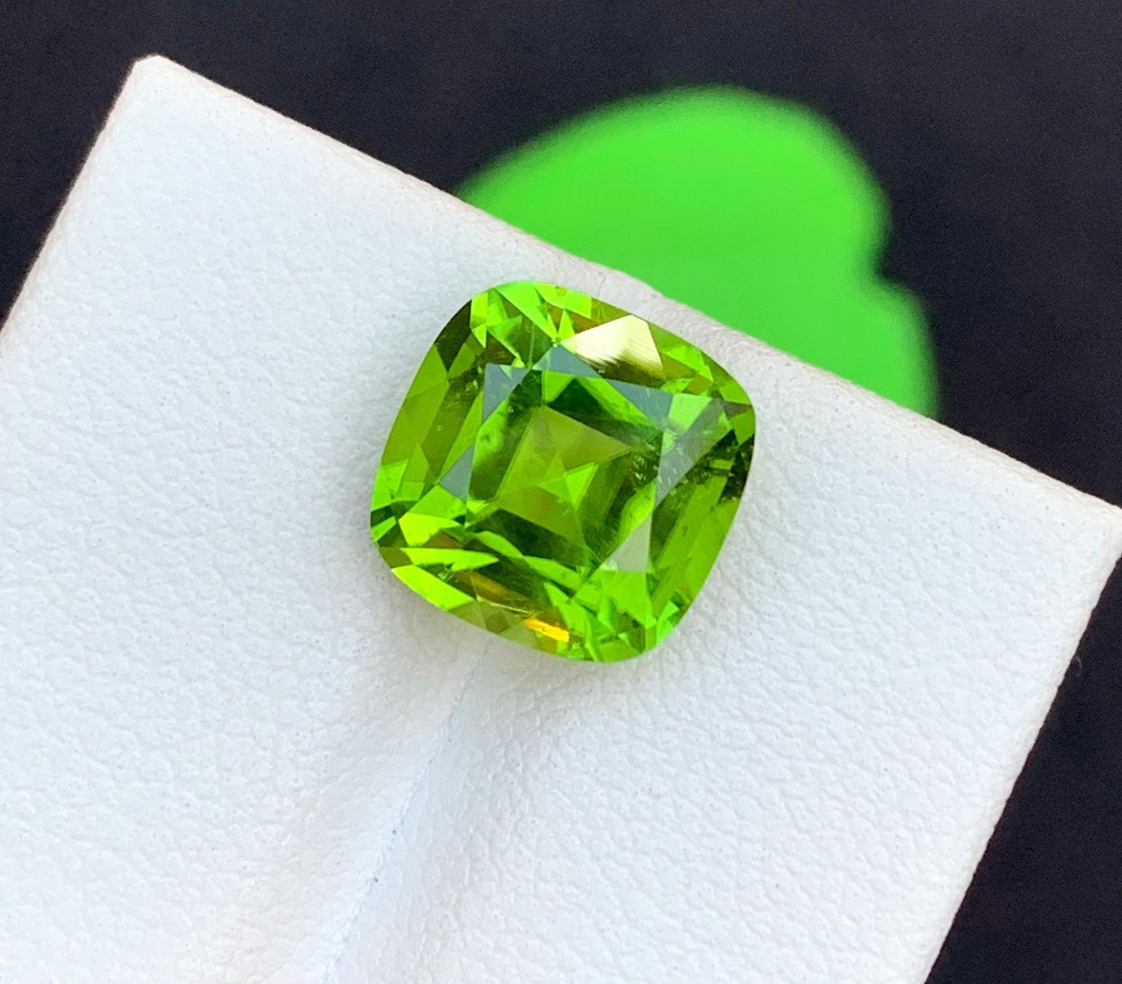 Natural Cushion Cut Peridot Gemstone: August Birthstone, Pakistan Origin (5.10 Carats): Natural Cushion Cut Peridot Gemstone: August Birthstone, Pakistan Origin (5.10 Carats) Reserve: $300.00 Shipping:Domestic: Flat-rate of $25.00 to anywhere within the contiguous
