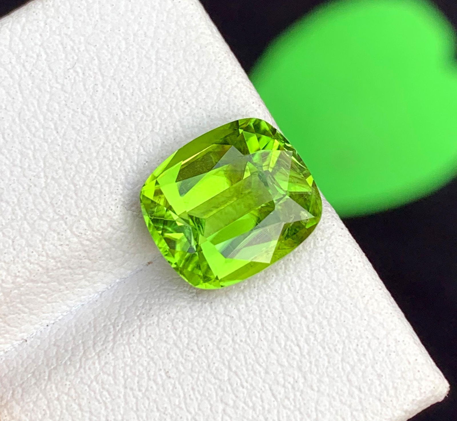 Natural Peridot Gemstone: 3.45 Carat Cushion Cut, August Birthstone: Materials: Gemstone: Peridot Carat weight: 3.45 Natural Peridot Gemstones, Cushion Cut Peridot Loose Gemstone From Pakistan, August Birthstone weight : 3.45 carat Dimensions : 9.2*8*5 mm Shape :