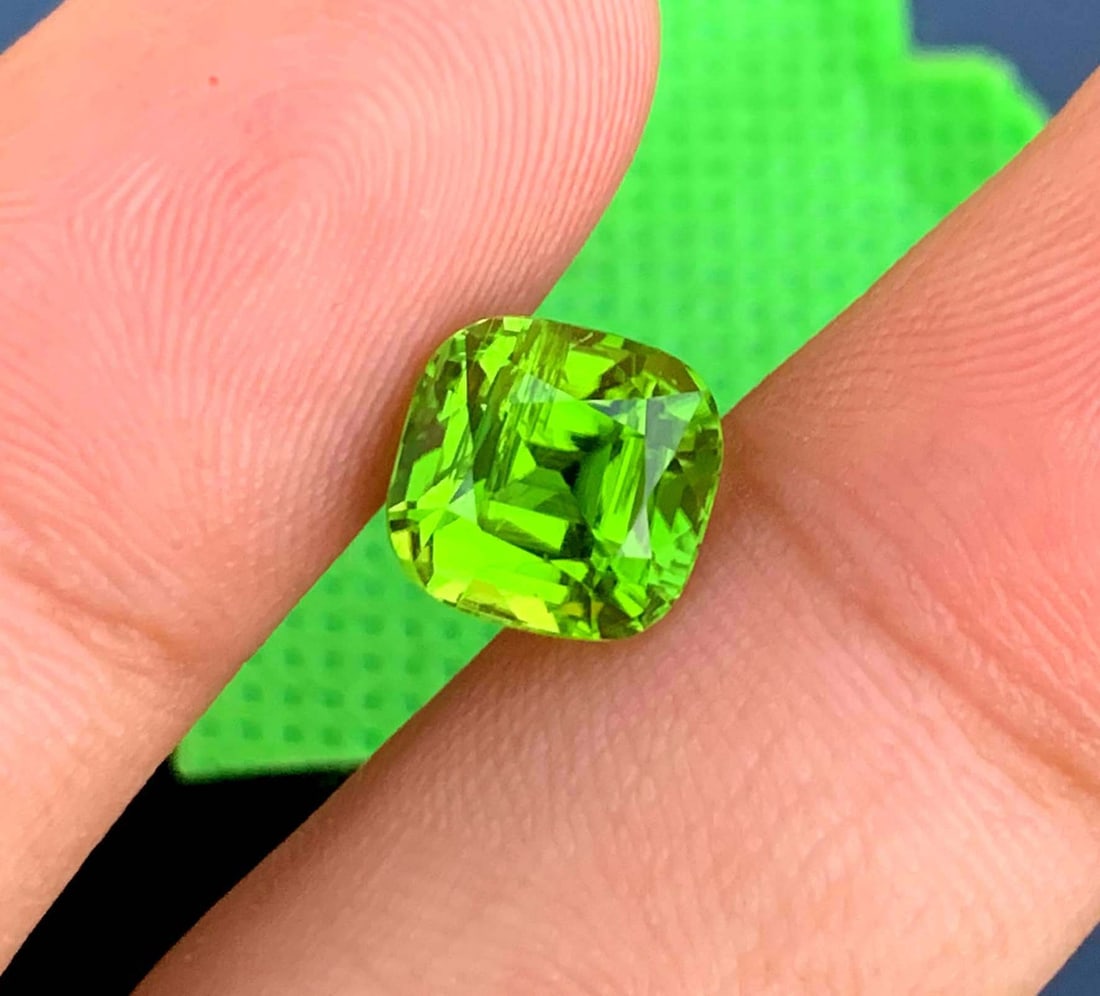 Natural Peridot Gemstone: Cushion Cut Loose Stone, August Birthstone (5.60 Carats) - 2