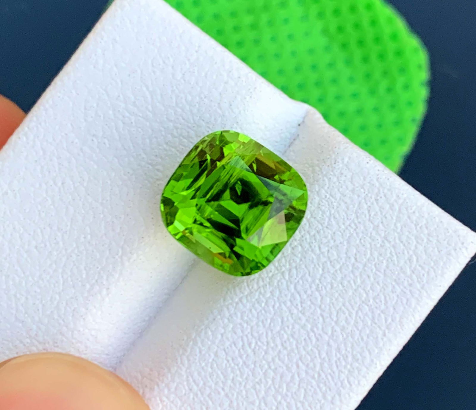 Natural Peridot Gemstone: Cushion Cut Loose Stone, August Birthstone (5.60 Carats) - 4