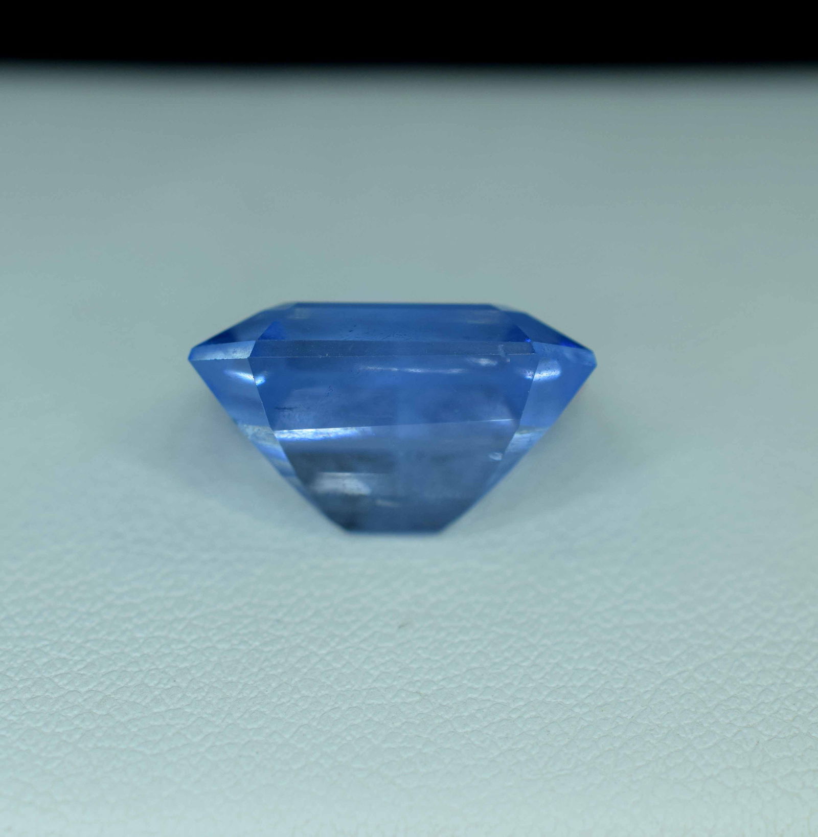 Santa Maria Aquamarine Gemstone: 13.10 Carat Emerald Cut Beryl - 2