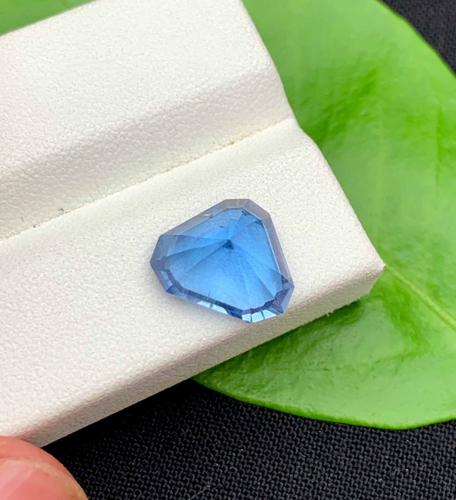 Santa Maria Aquamarine Gemstone: 4.05 Carat Emerald Cut Beryl - 2