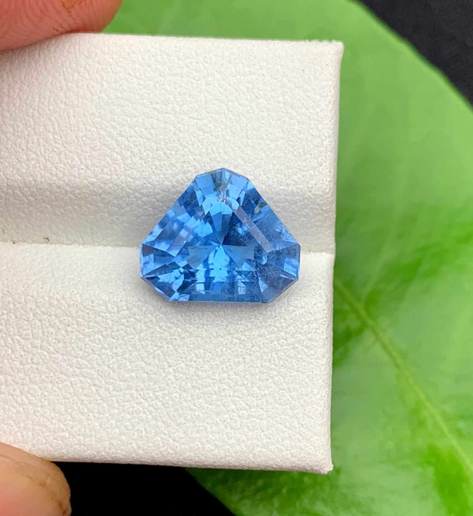 Santa Maria Aquamarine Gemstone: 4.05 Carat Emerald Cut Beryl - 3