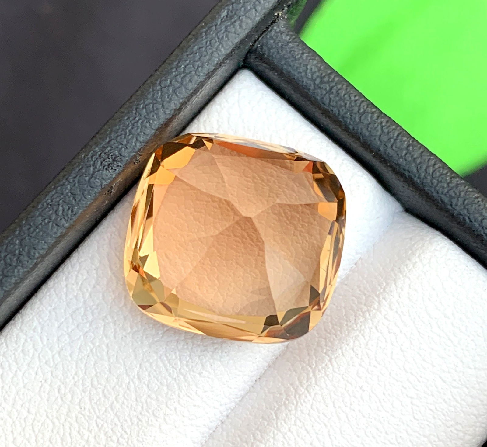 Natural Imperial Topaz Gemstone: 19.50 Carat Golden Cushion Cut: Materials: Gemstone: Topaz Natural Imperial Topaz Gemstone, Golden Color Faceted Cushion Cut For Jewelry, November Birthstone Wight - 19.50 Carats Dimensions : 15.5*15*9.5 mm Color : Golden Yellow Sha