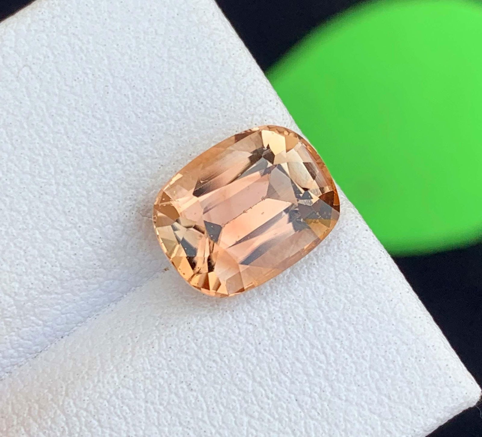 Natural Imperial Topaz Gemstone: Faceted Cushion Cut, November Birthstone (4.070 Carats): Materials: Gemstone: Topaz Carat weight: 4.070 Natural Imperial Topaz Gemstone, Gold Color Faceted Cushion Cut For Jewelry, November Birthstone Wight - 4.070 Carats Dimensions : 10*7.5*6 mm Color :