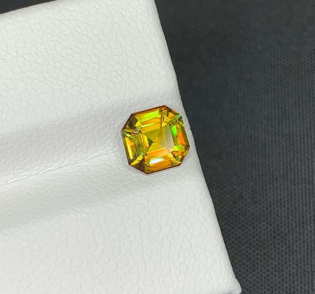 Lustrous Sphene Gemstone: Yellow/Green Asscher Cut, 1.23 Carat - 3