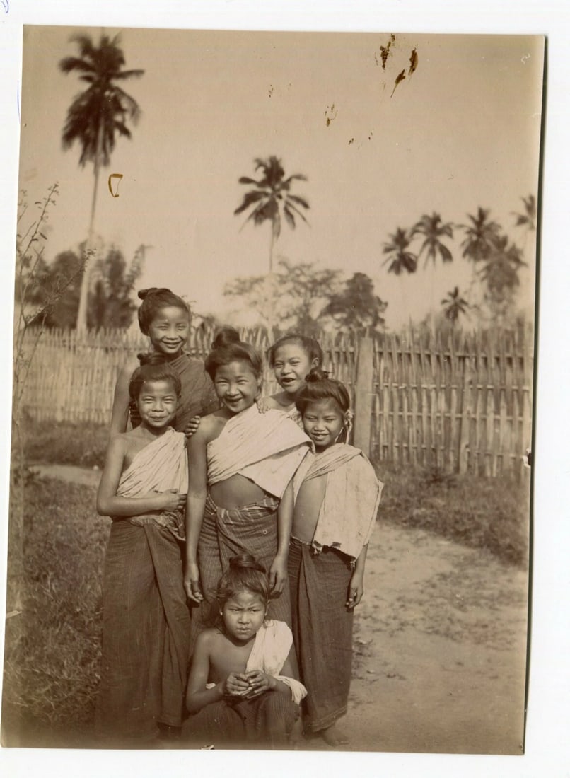 Vintage Photographs Alfred Raquez Indochina Seriziez Pak-Hou Cave x5 (1 of 9)