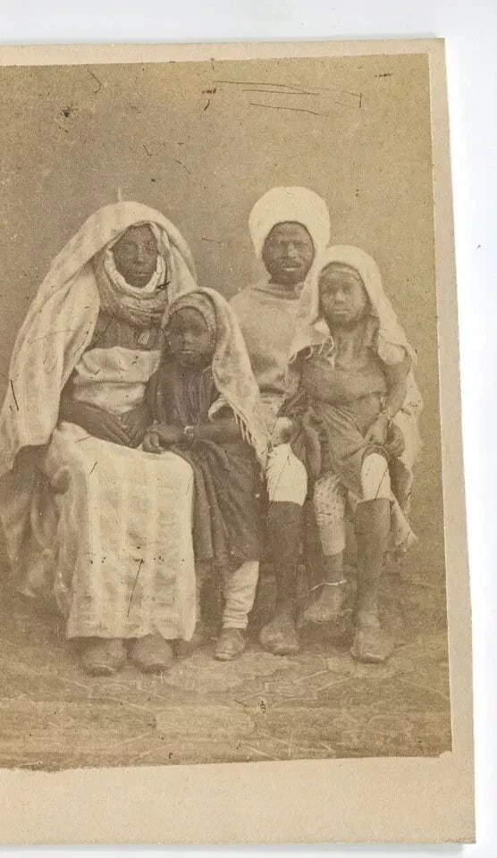 CDV Photo – African Family Portrait – Tunis, Orientalist Photography c.1867 - 3