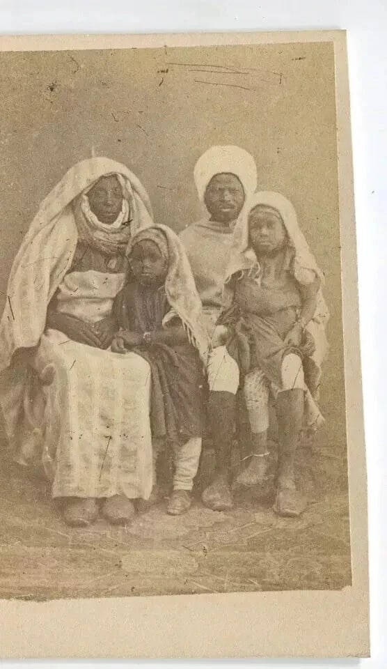 CDV Photo – African Family Portrait – Tunis, Orientalist Photography c.1867 - 5