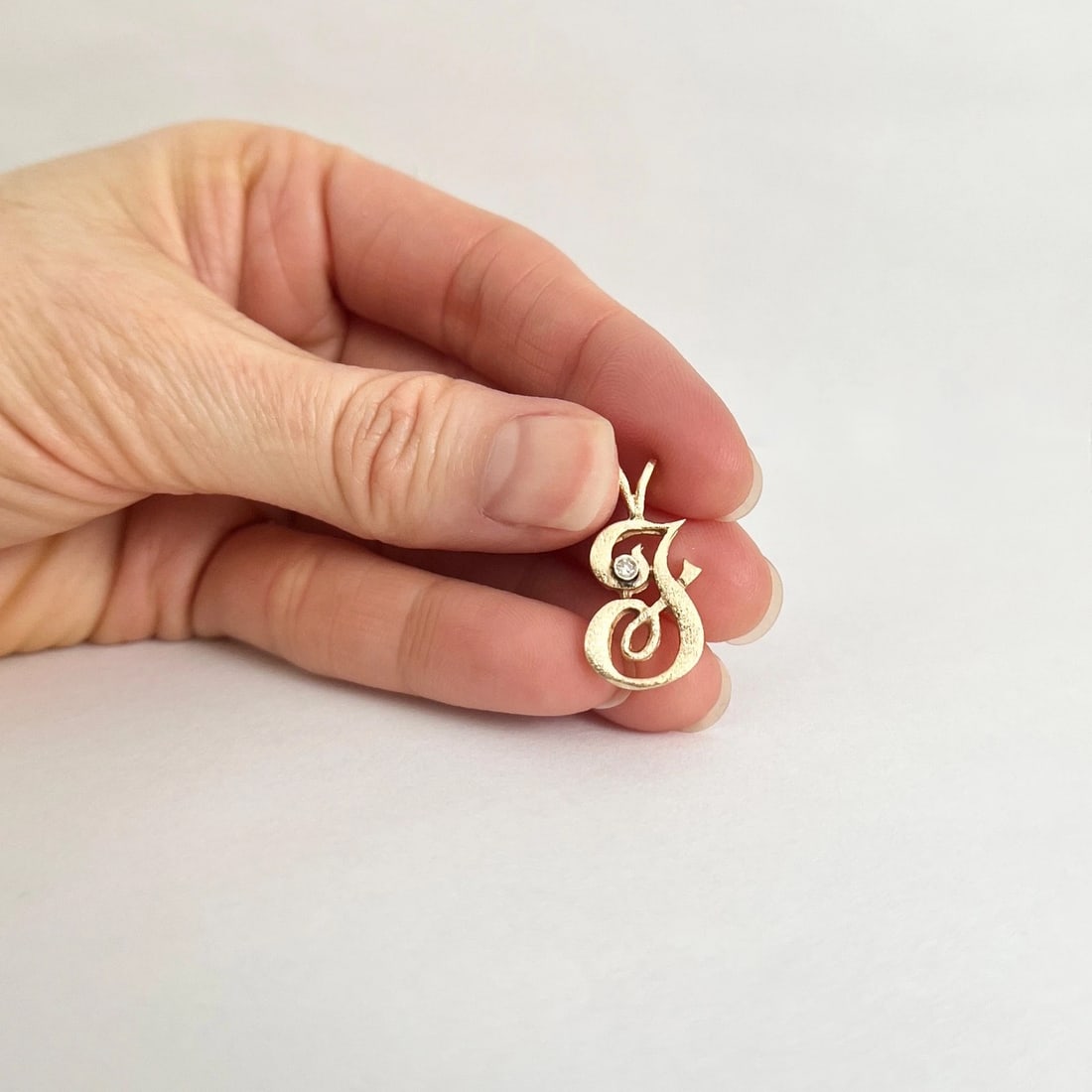 Vintage Letter J Initial Diamond Necklace Pendant 14K Yellow Gold, 1.70 Grams - 2