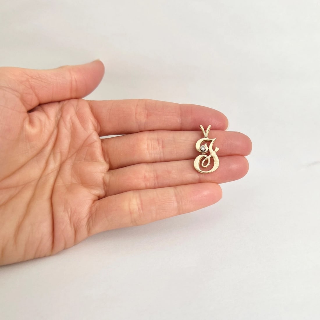 Vintage Letter J Initial Diamond Necklace Pendant 14K Yellow Gold, 1.70 Grams - 4