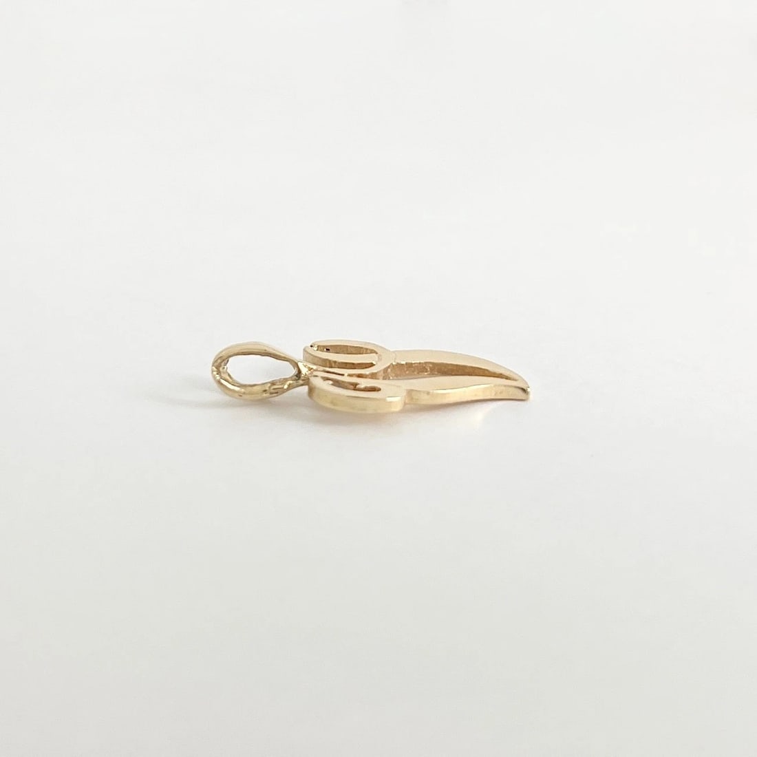 Vintage Letter V Initial Necklace Pendant Charm 14K Yellow Gold, 1.14 Grams - 5