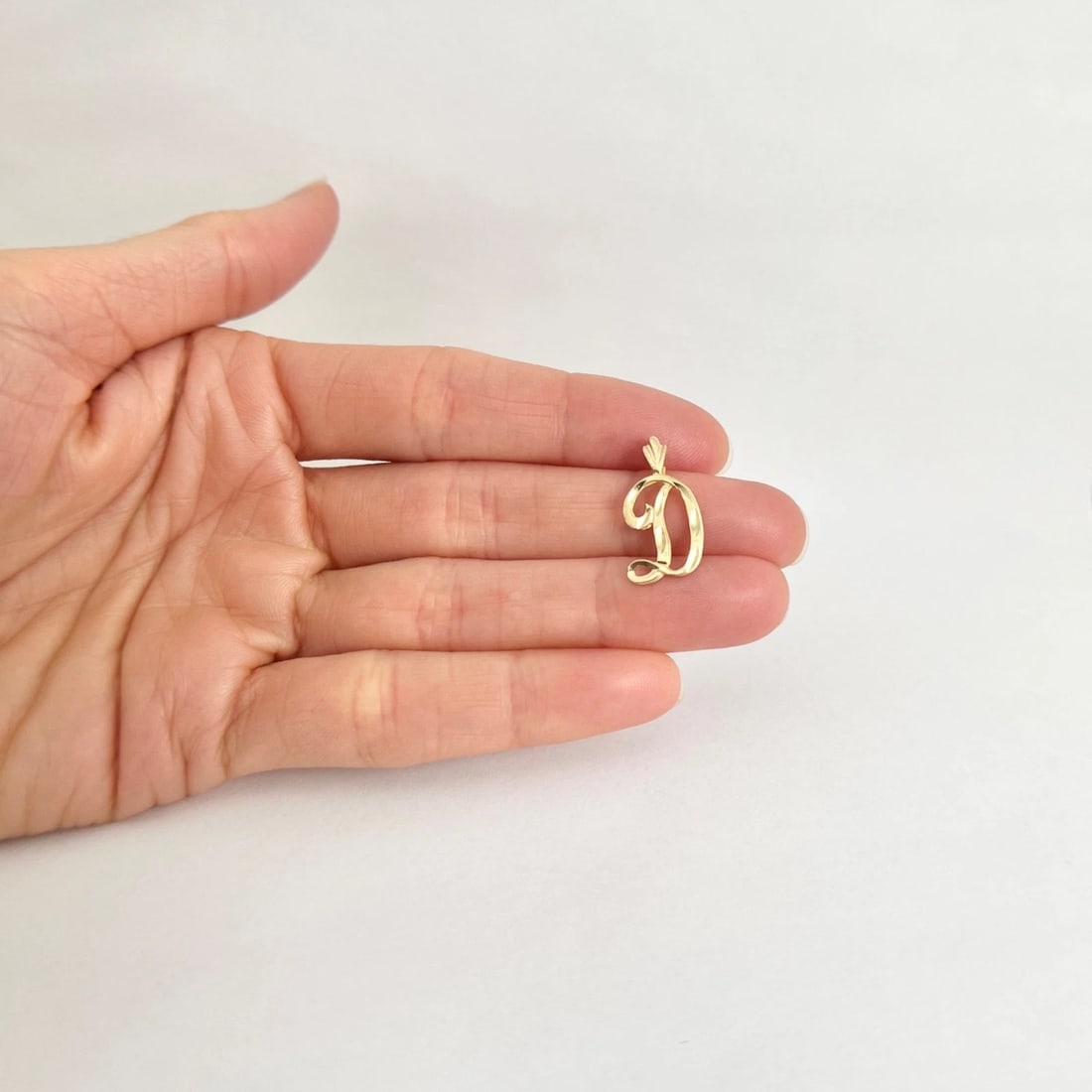 Vintage Letter D Initial Necklace Pendant Charm 14K Yellow Gold, .67 Grams - 2